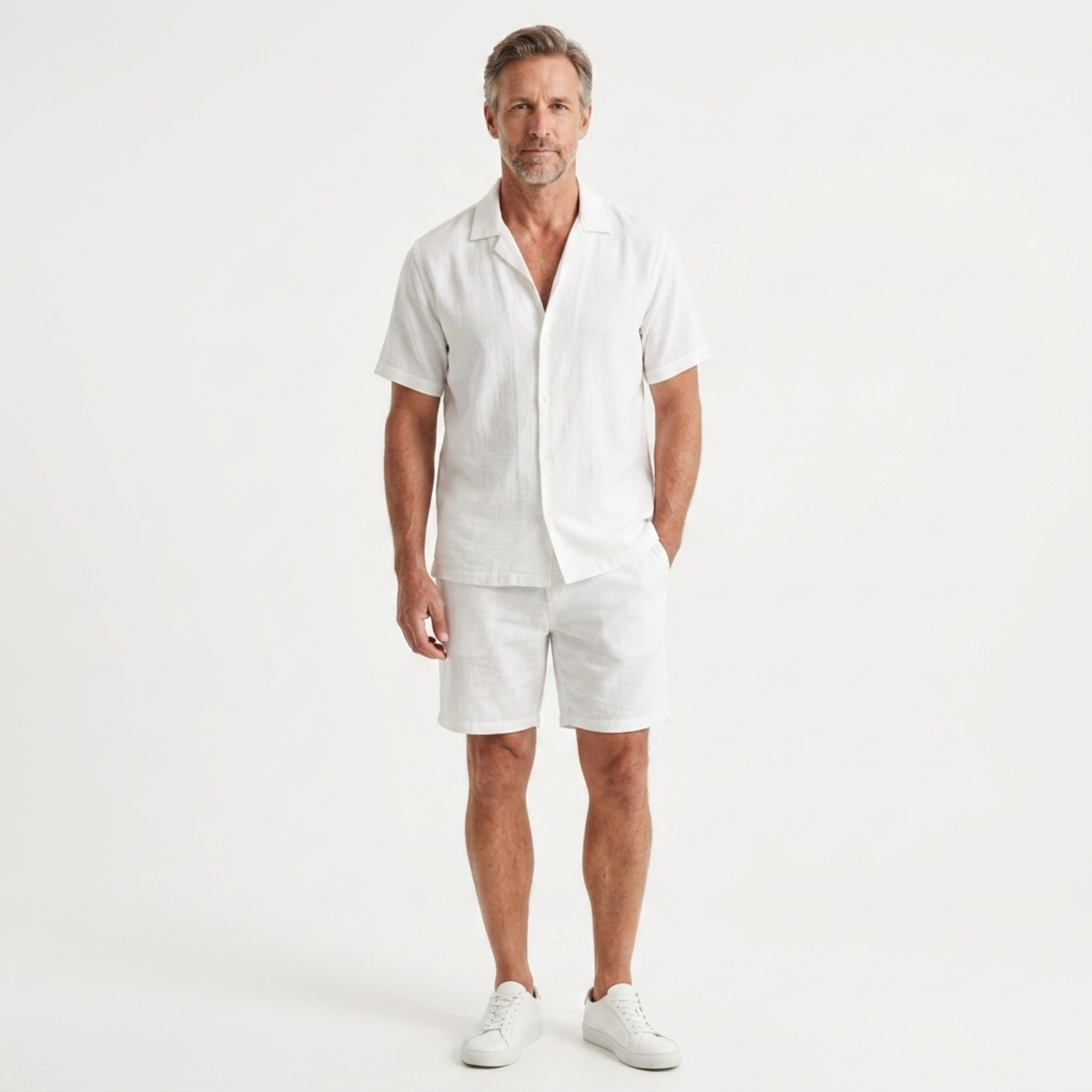 Ensemble en lin homme — chemise manches courtes et short — été et plage