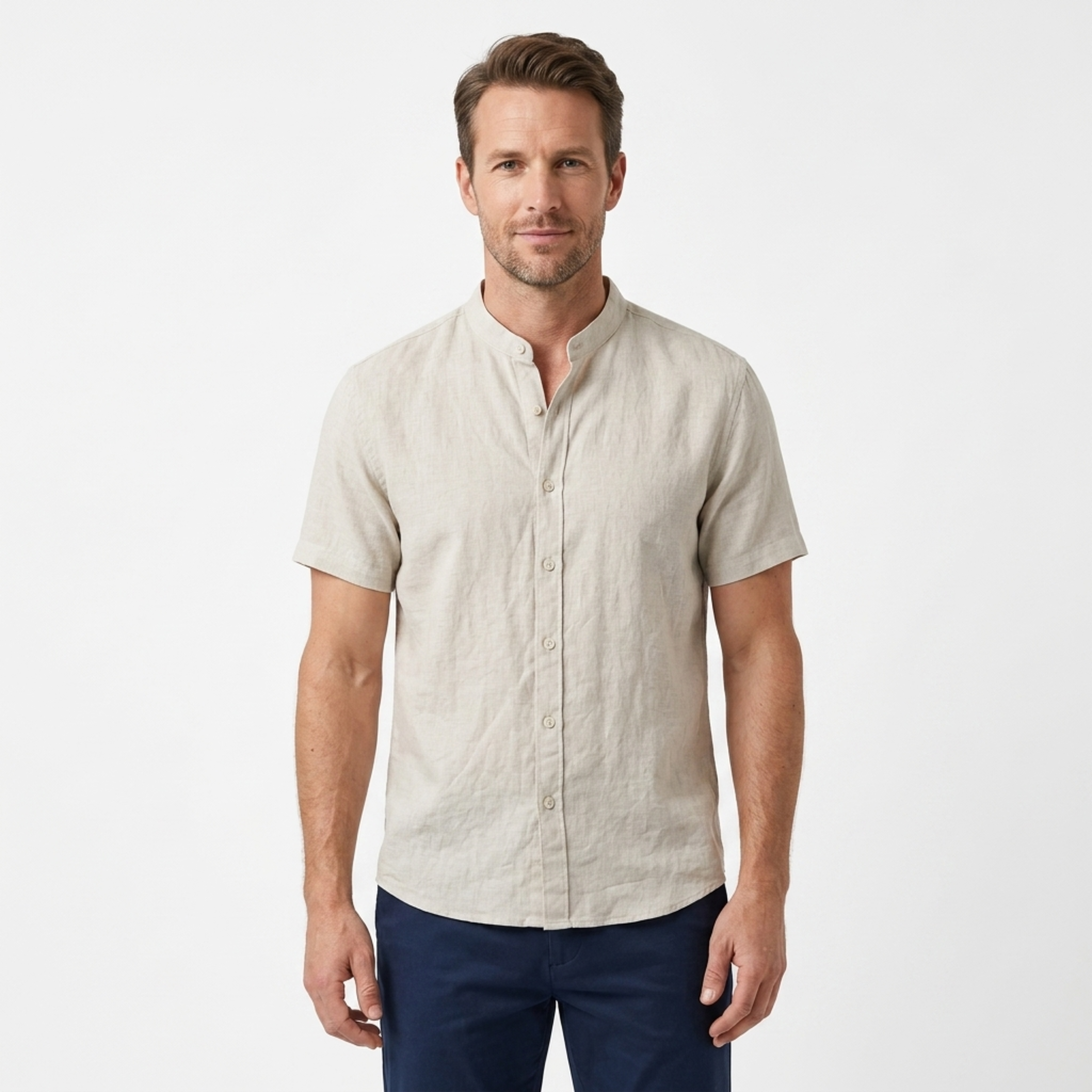 Chemise en lin homme à col officier et manches courtes — été