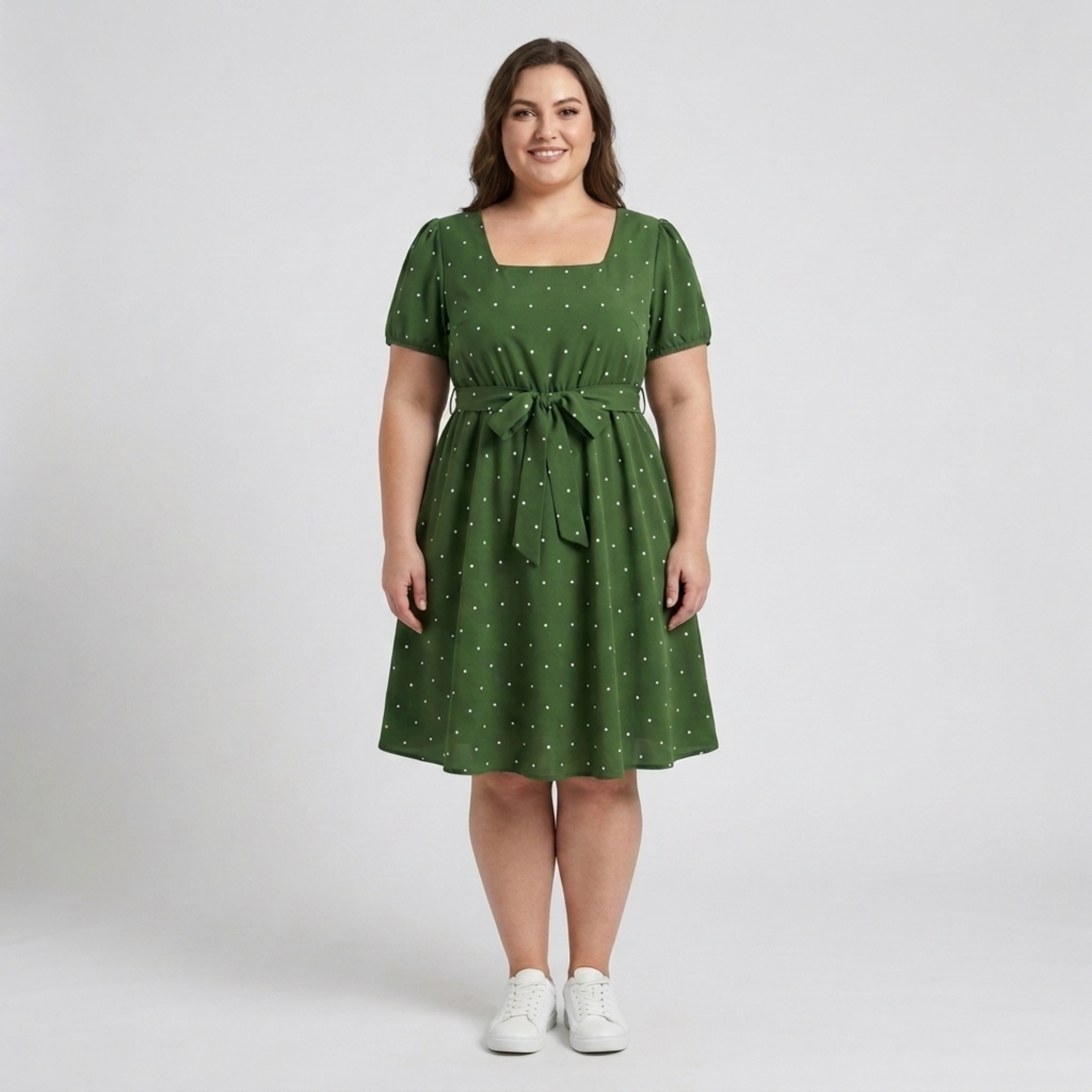 Robe patineuse grande taille pour femme à pois avec col carré et manches bouffantes