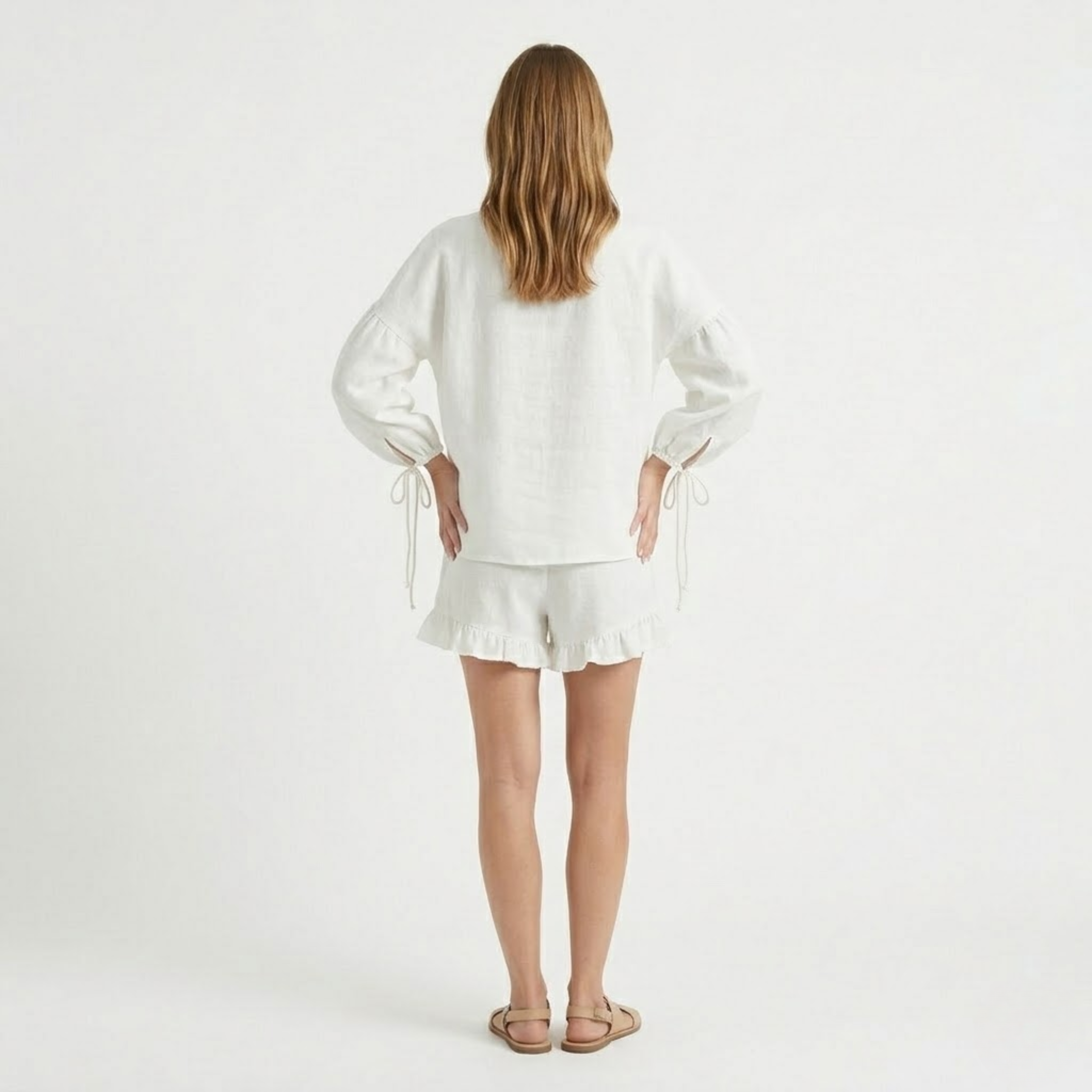 Ensemble Deux Pièces Femme avec Blouse à Manches Longues et Short à Volants