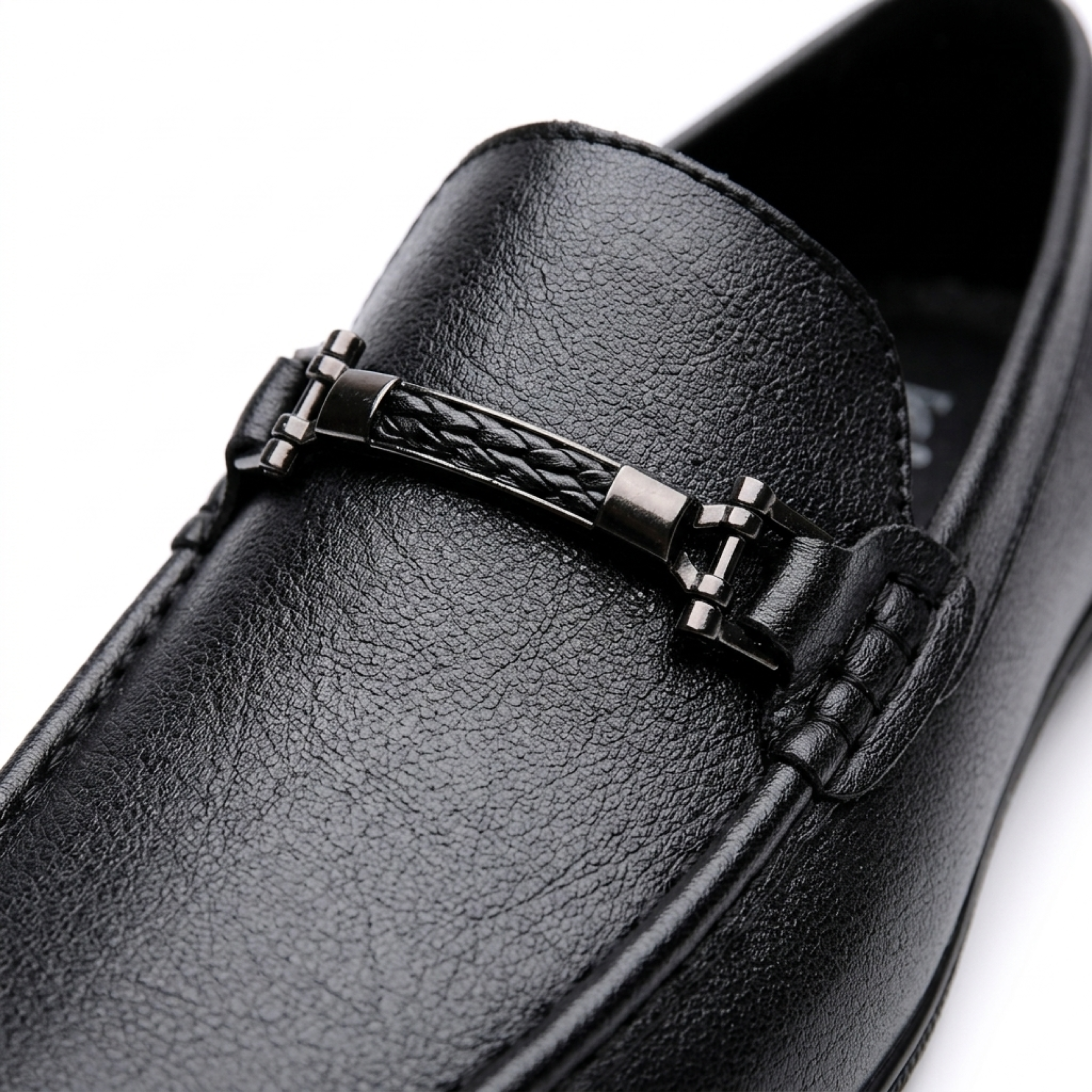 Mocassins cuir véritable — boucle métallique — sorties décontractées