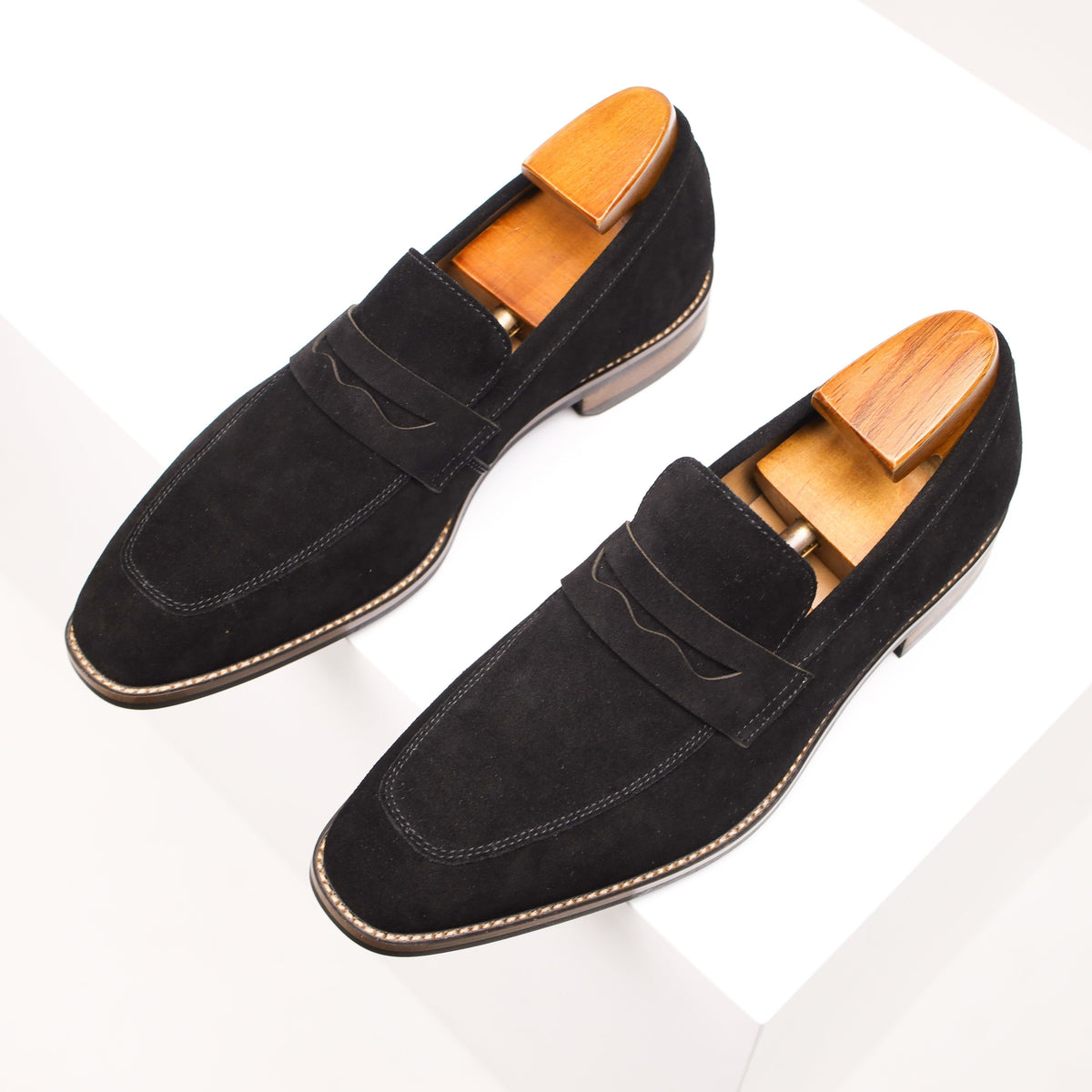Mocassins en Daim Homme – Bride Penny Semelle Contrastante Style Intemporel