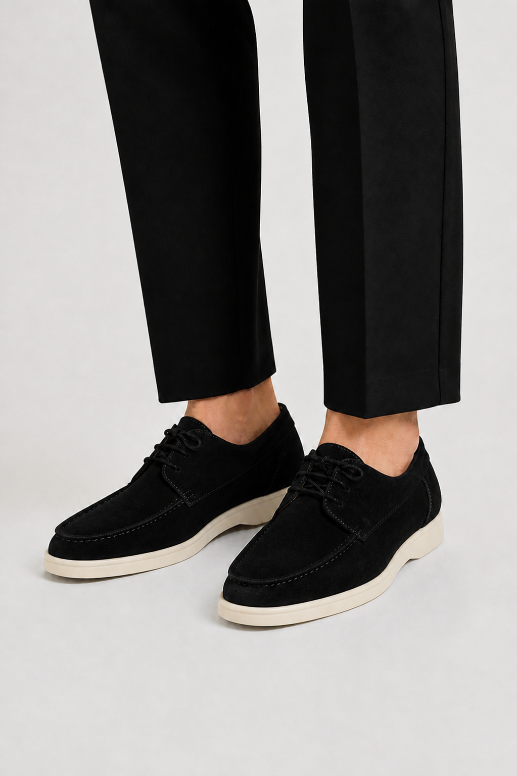 Men’s Loafers – Laces and Classic Shape for Refined Everyday Style