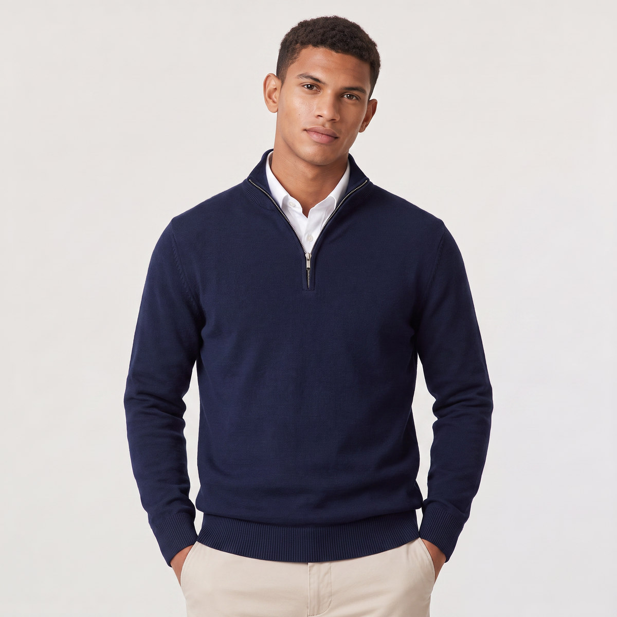 Herrenpullover - Stehkragen mit halbem Reißverschluss und reguläre Passform, lässig-eleganter Stil