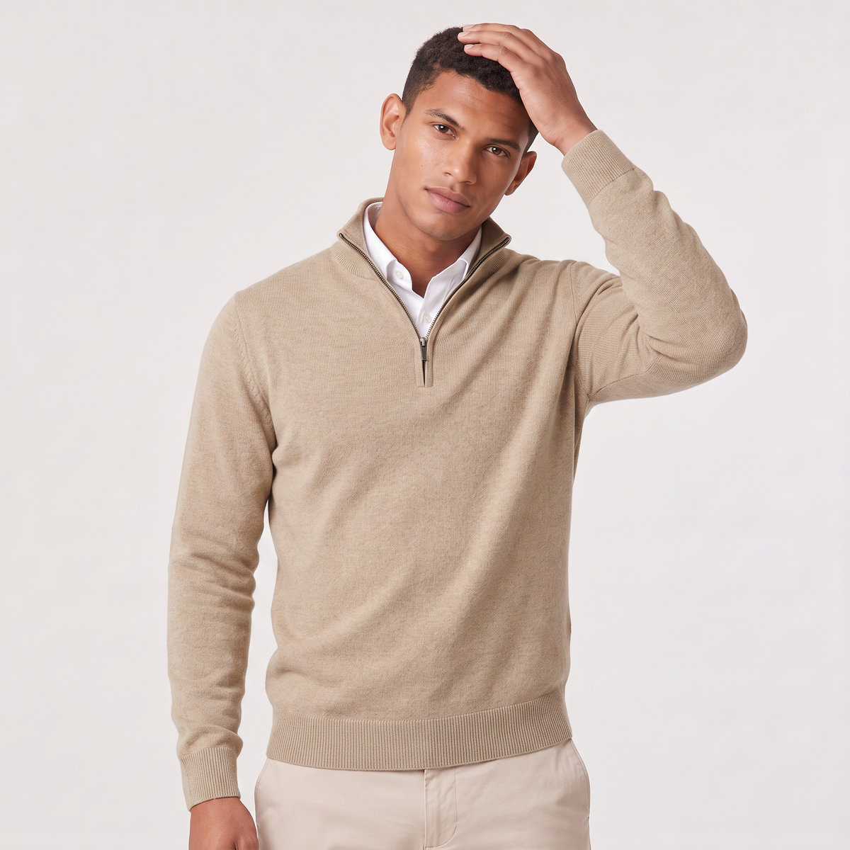 Herrenpullover - Stehkragen mit halbem Reißverschluss und reguläre Passform, lässig-eleganter Stil