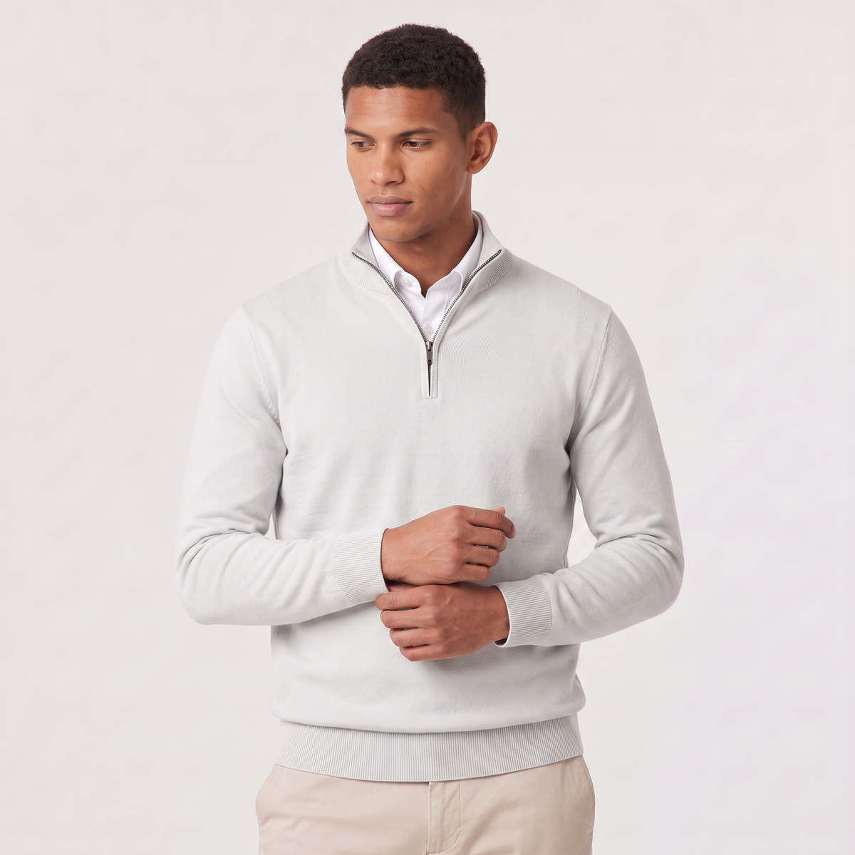 Herrenpullover - Stehkragen mit halbem Reißverschluss und reguläre Passform, lässig-eleganter Stil