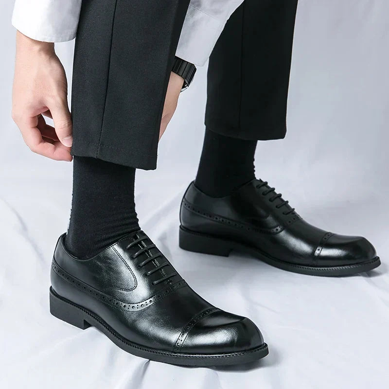Herren-Lederschuhe – gepolsterte Sohle und zeitloser, raffinierter Stil