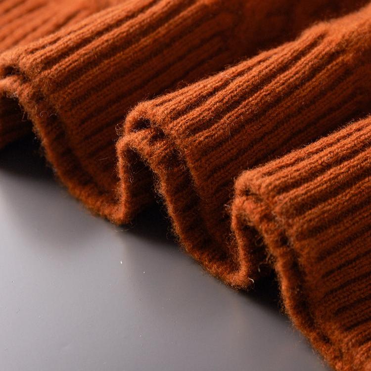 Herre-pullover i merinould – rullekrave og tætsiddende kabelstrik
