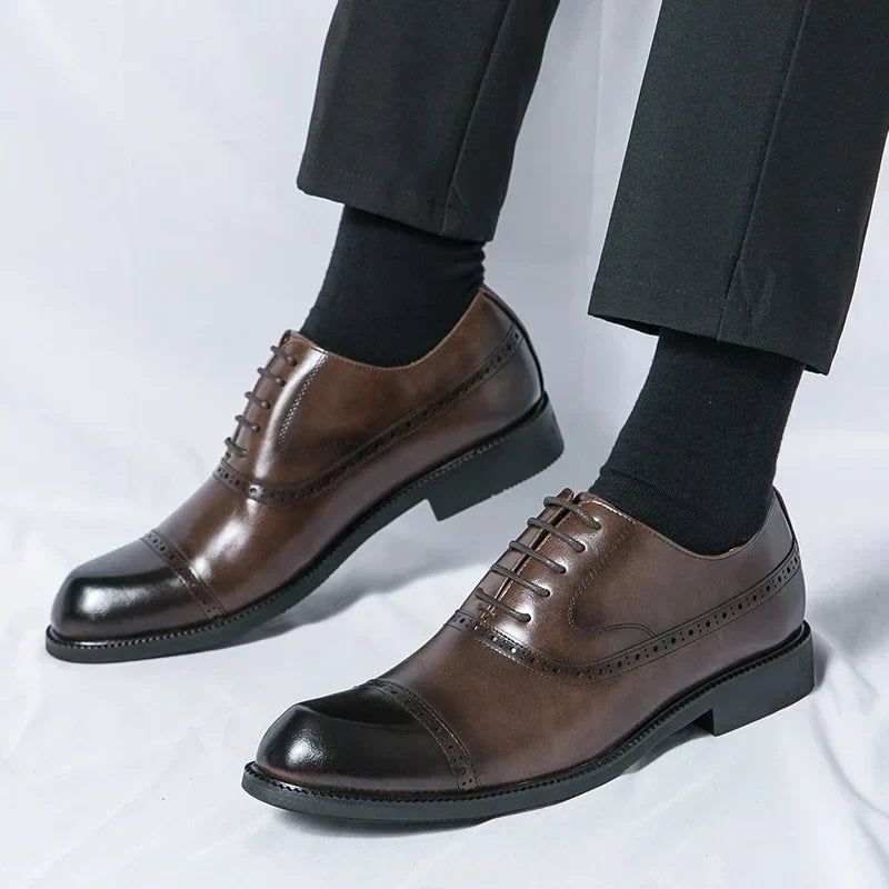 Herren-Lederschuhe – gepolsterte Sohle und zeitloser, raffinierter Stil