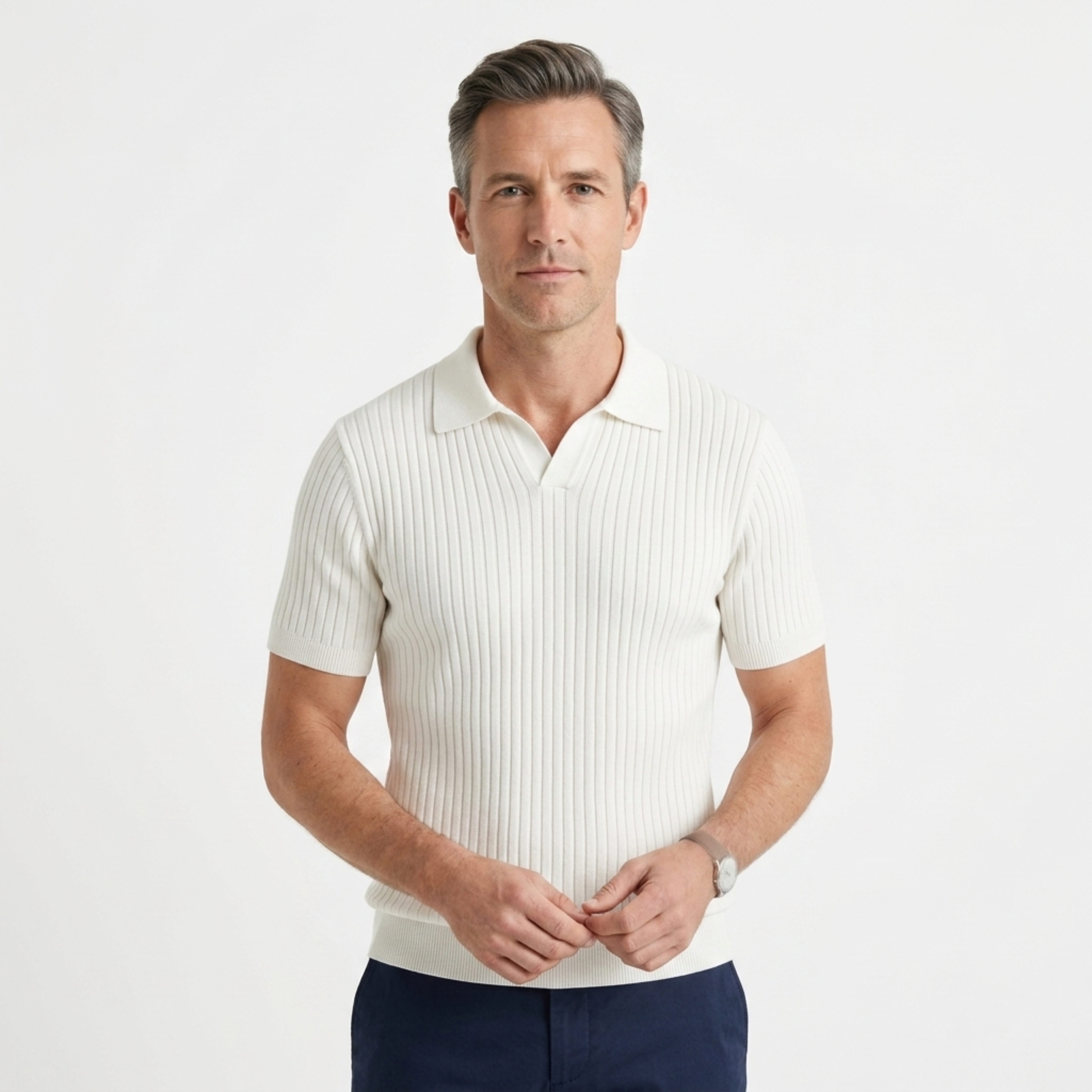 Polo homme en maille côtelée avec col en v et manches courtes — détente