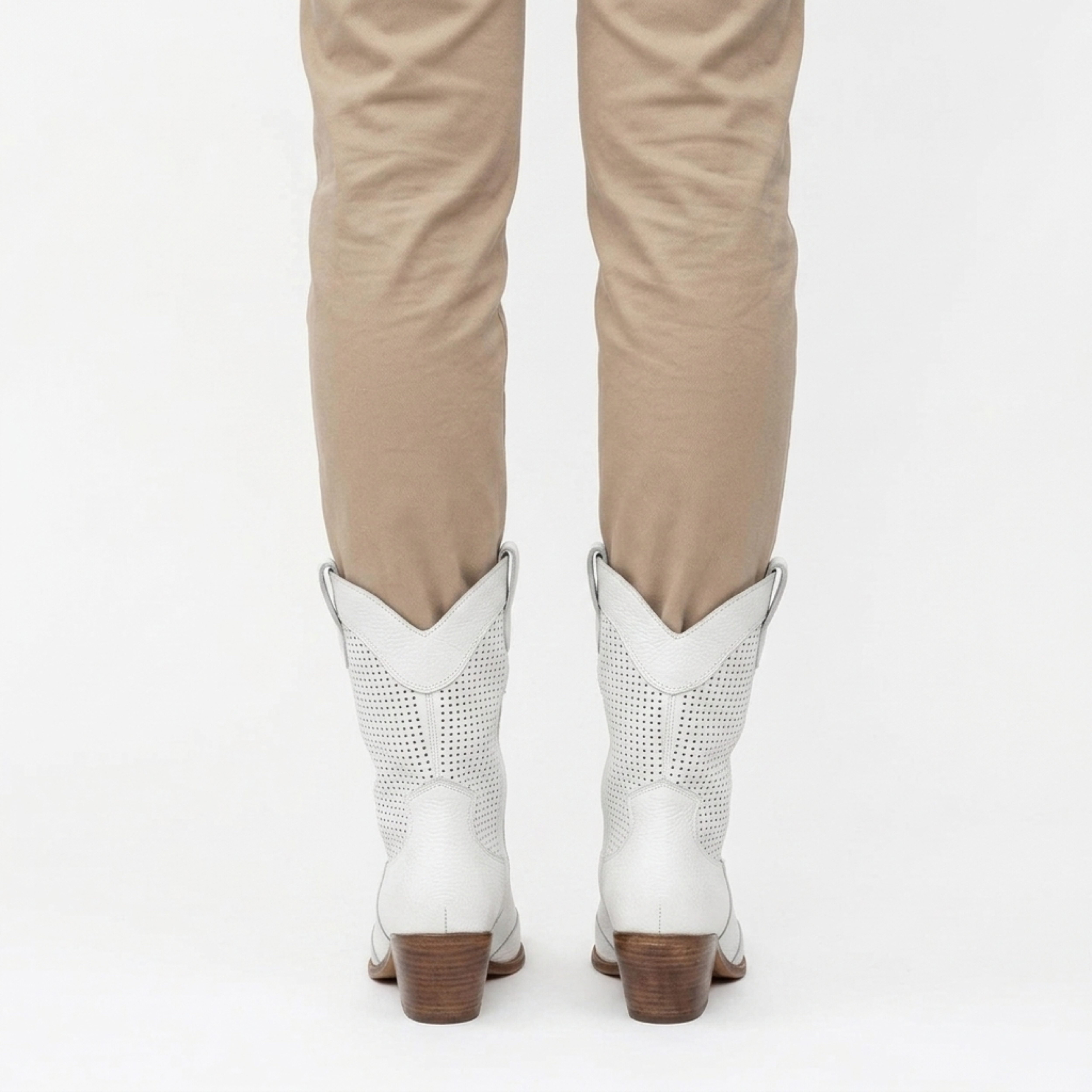 Bottines cowboy femme — en cuir — mi-mollet — usage quotidien