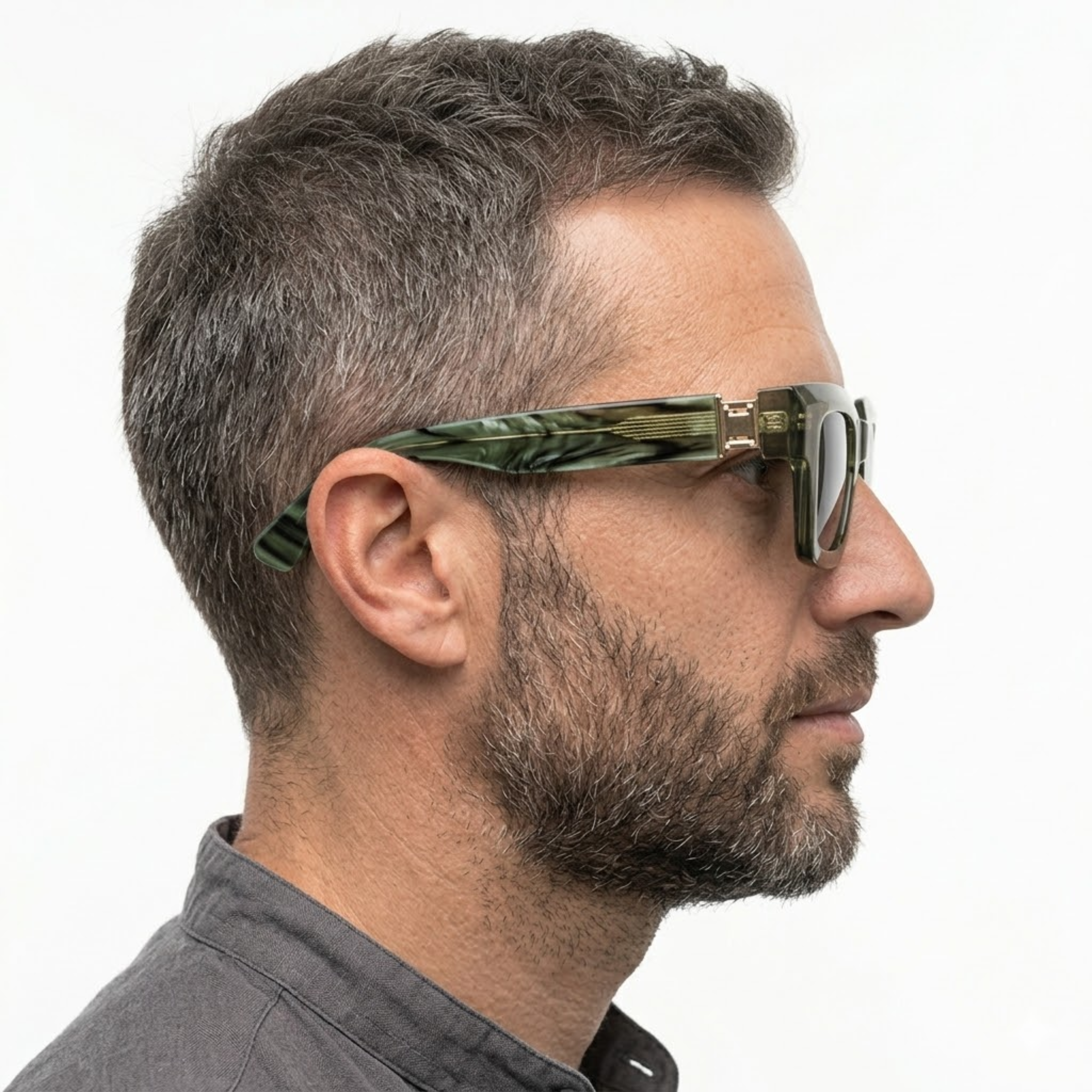 Retro square sunglasses with photochromic lenses and UV400 protection