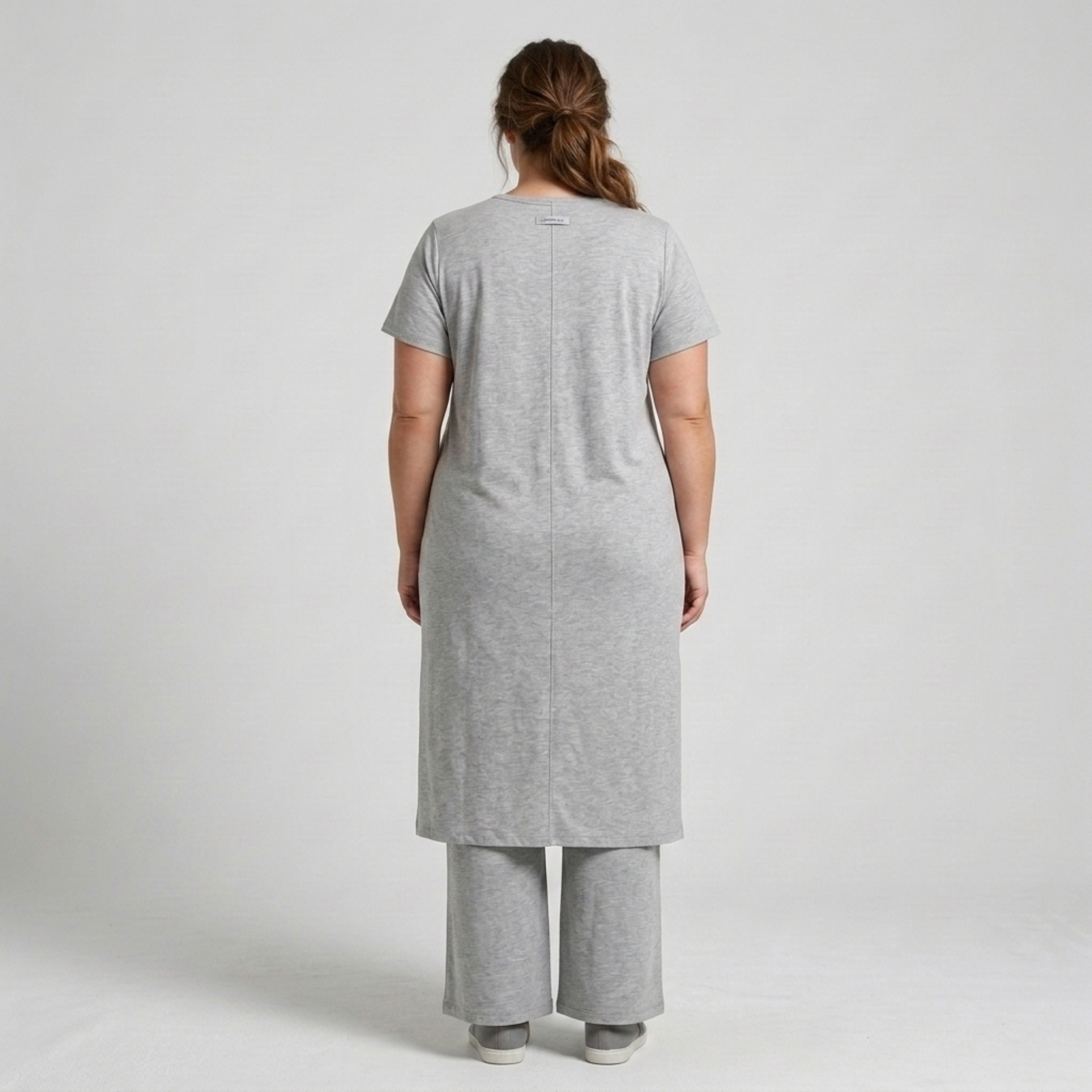 Ensemble deux pièces grande taille pour femme avec tunique longue et pantalon ample