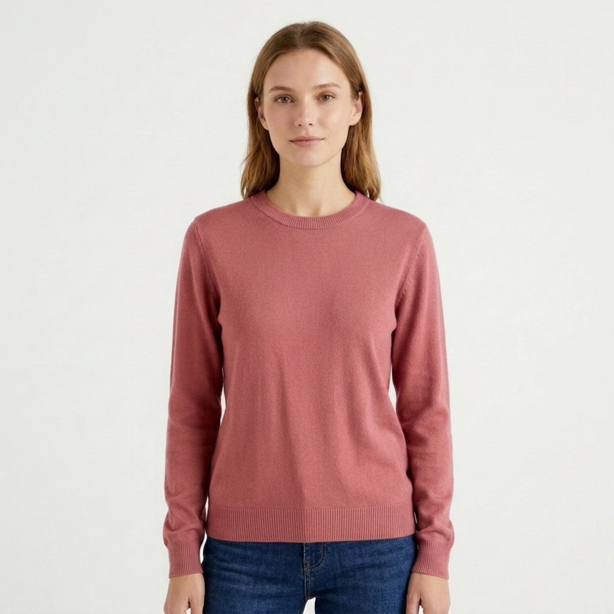 Damesweater i kashmir – Rund hals og løstsiddende snit i tidløs stil