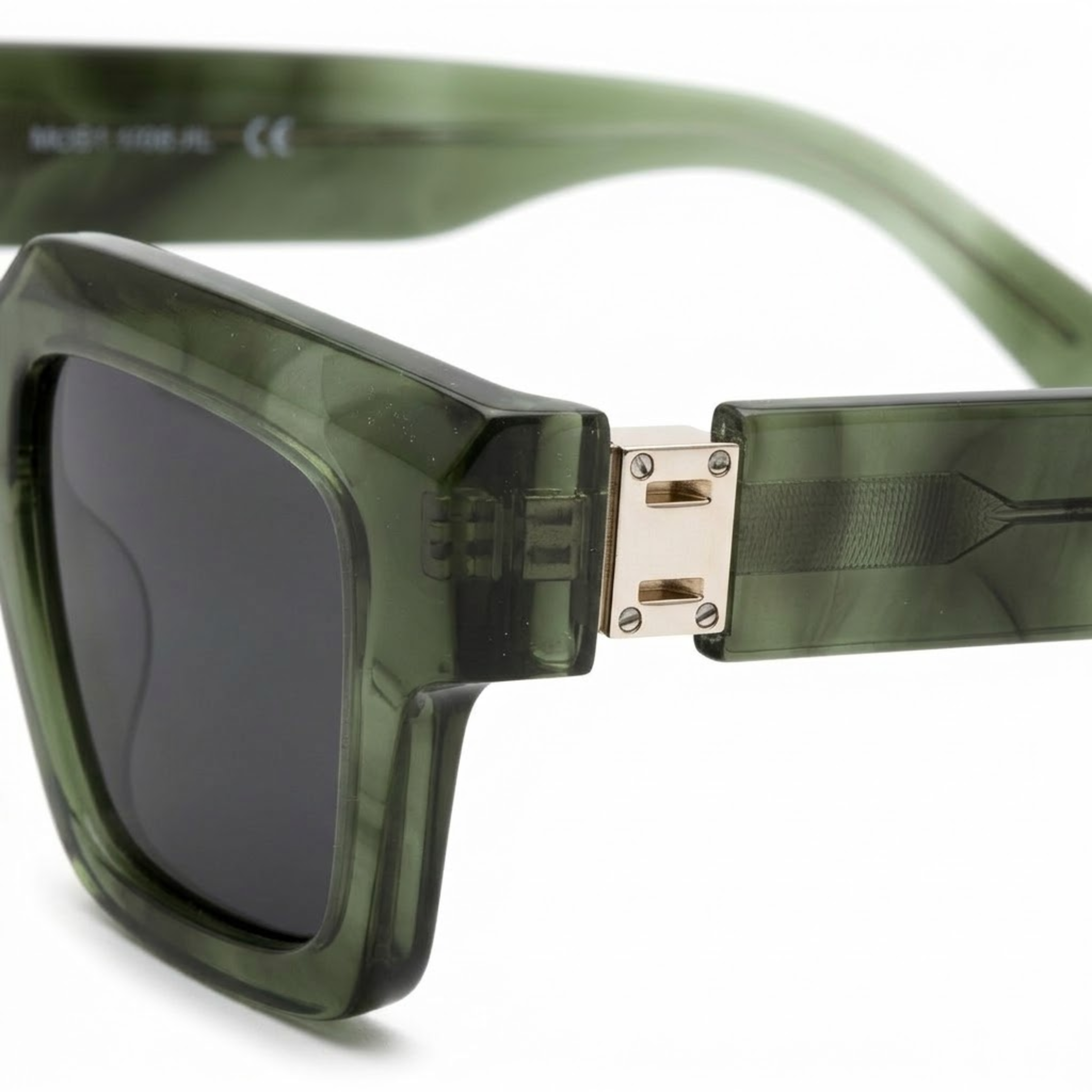 Retro square sunglasses with photochromic lenses and UV400 protection