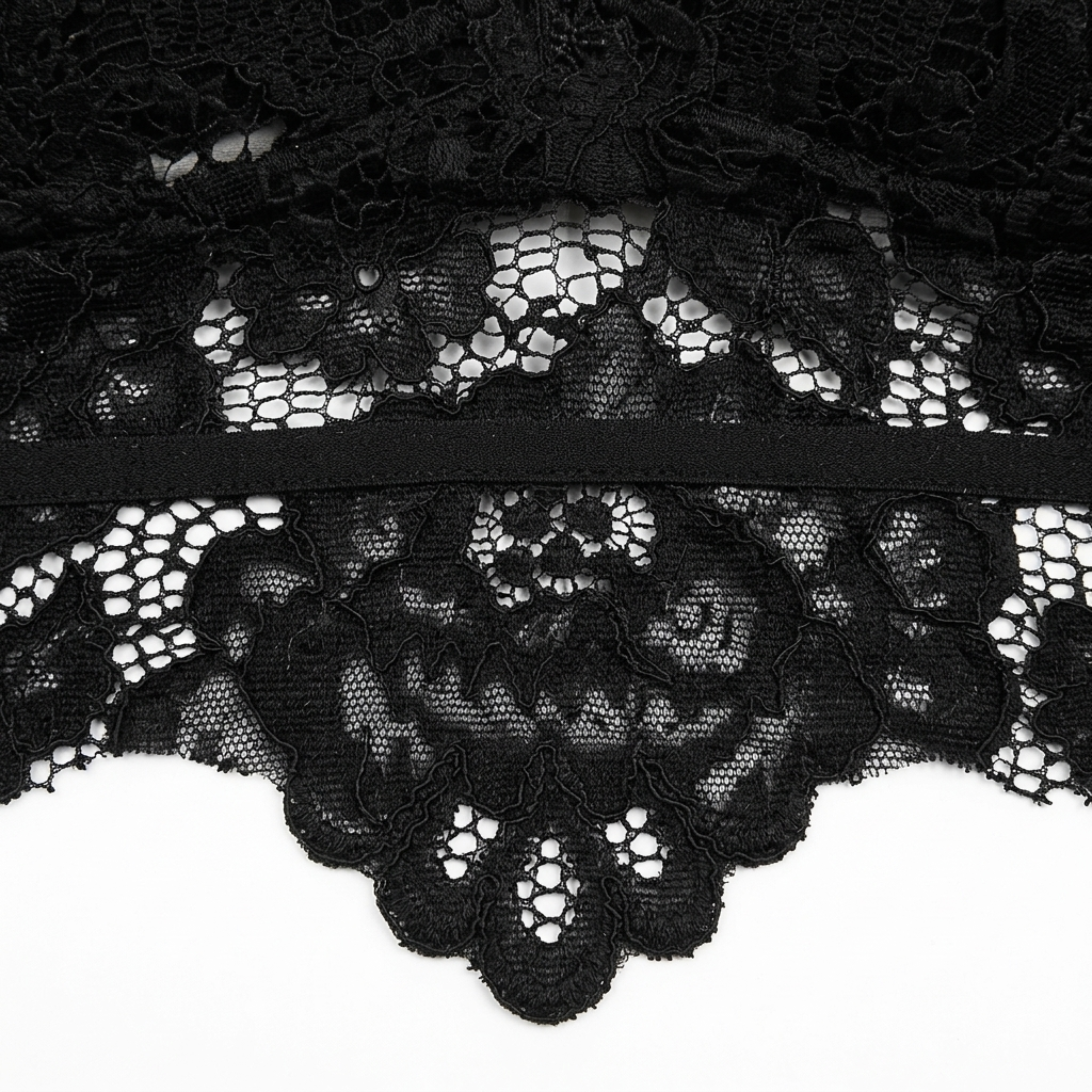 Haut court crop top pour femmes en dentelle — col en v — sortie chic