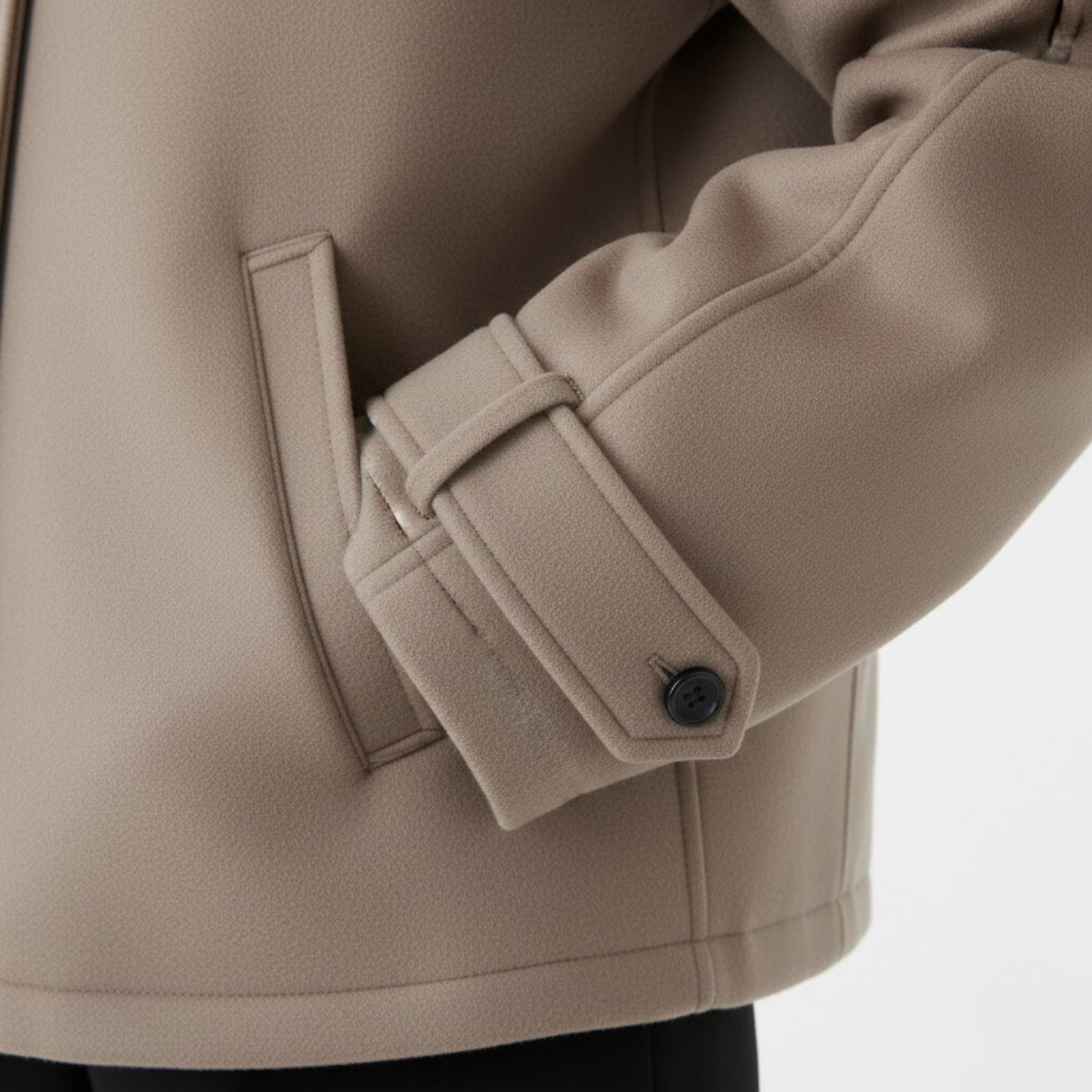 Blouson court en laine pour femme avec col montant et boutons contrastés