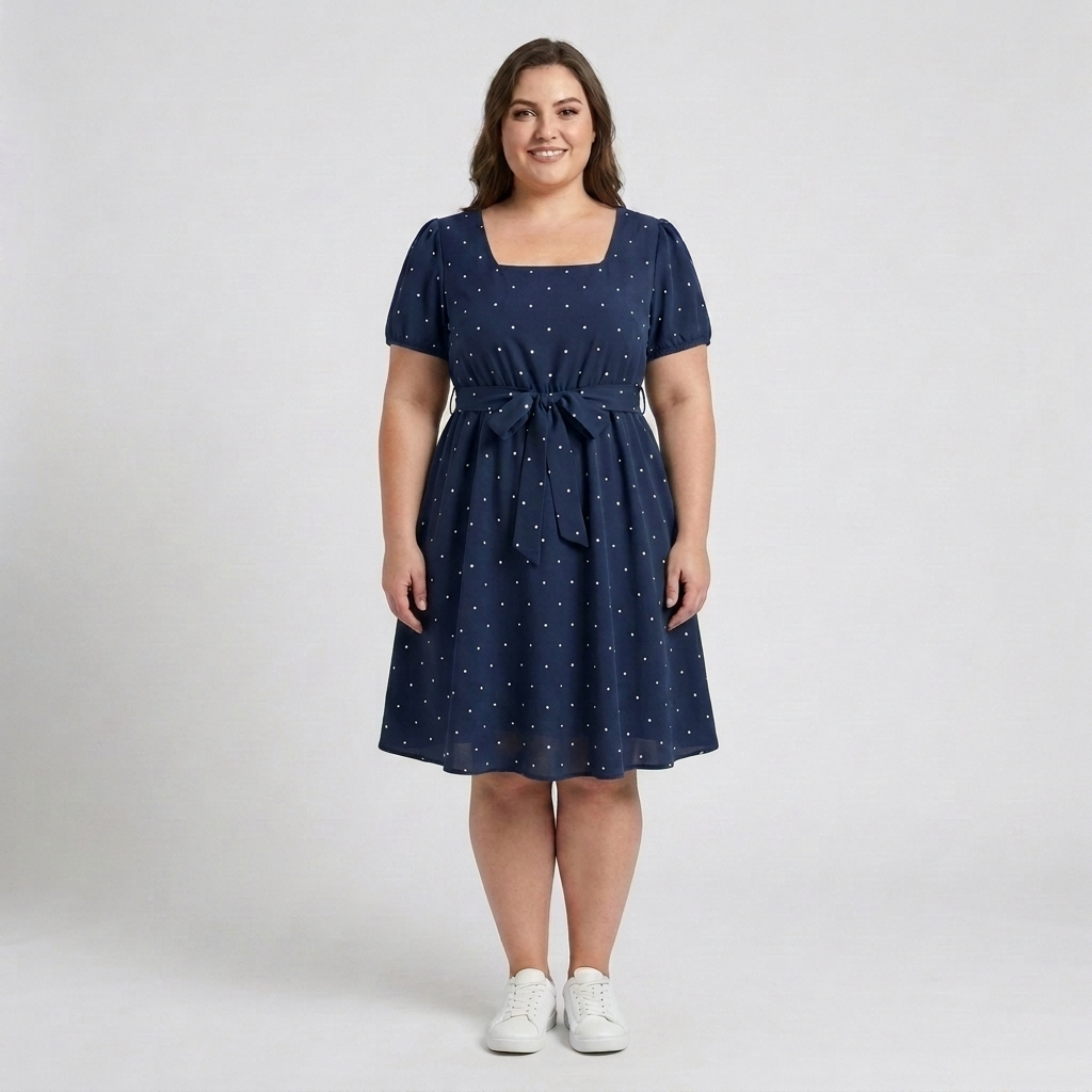 Robe patineuse grande taille pour femme à pois avec col carré et manches bouffantes
