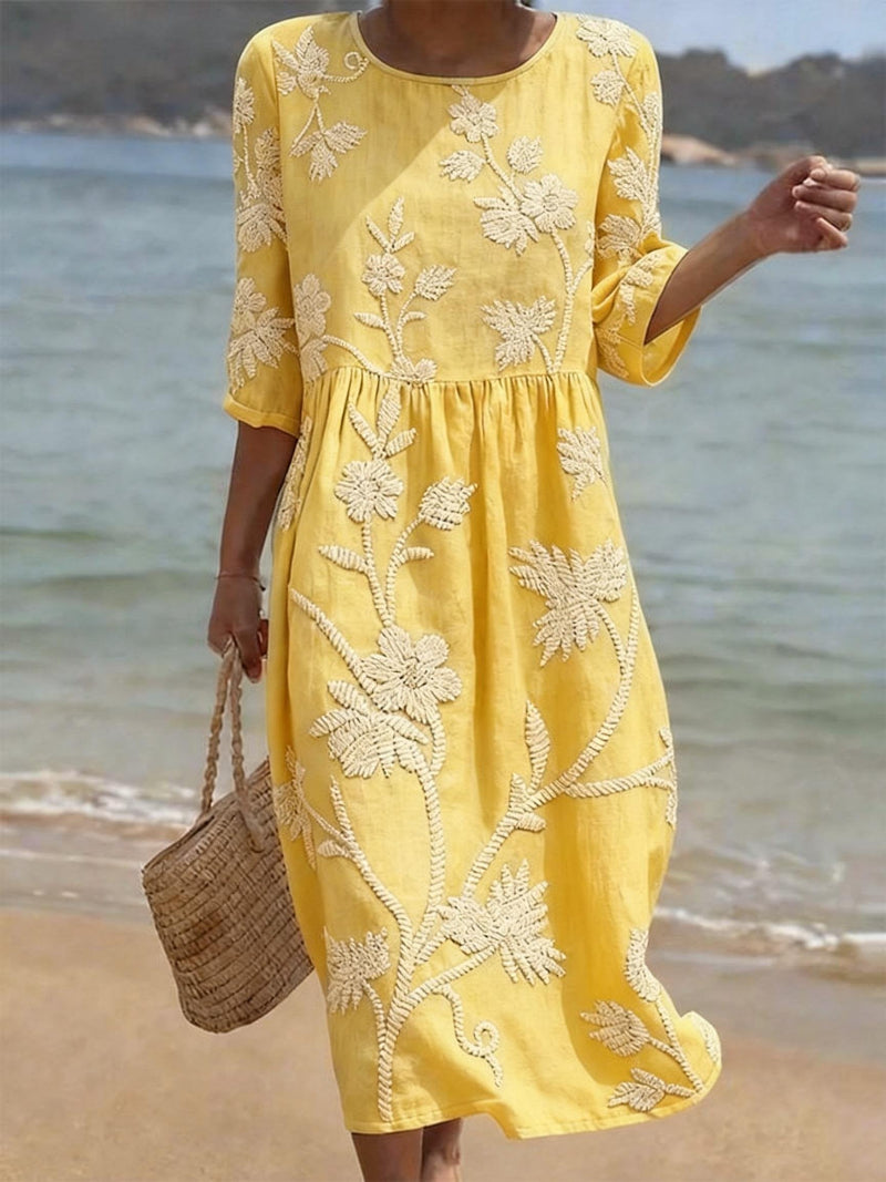Robe femme midi brodée coupe fluide